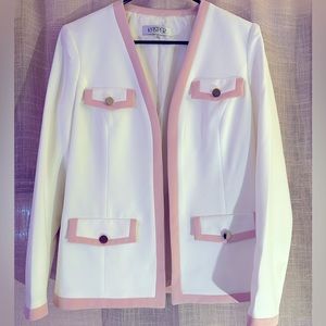New Kasper open front crepe blazer white w pink piping tried on only-never worn